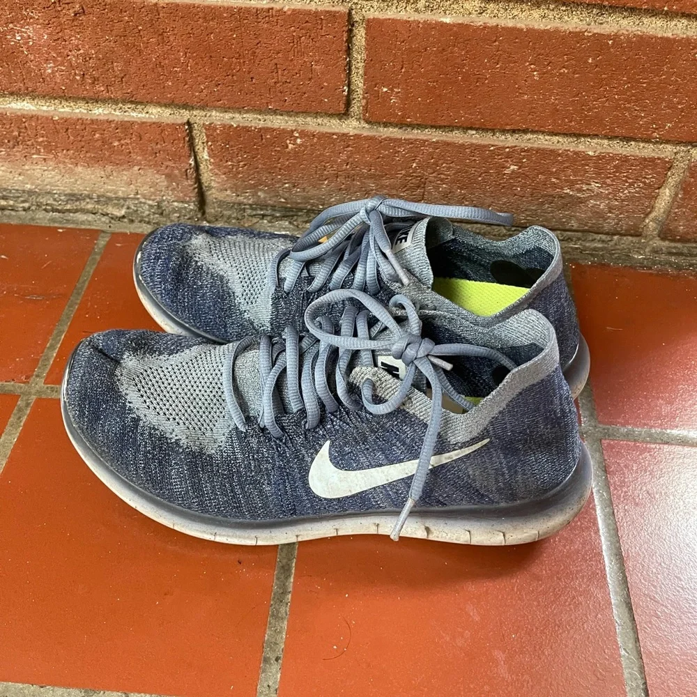 Nike Free Runs